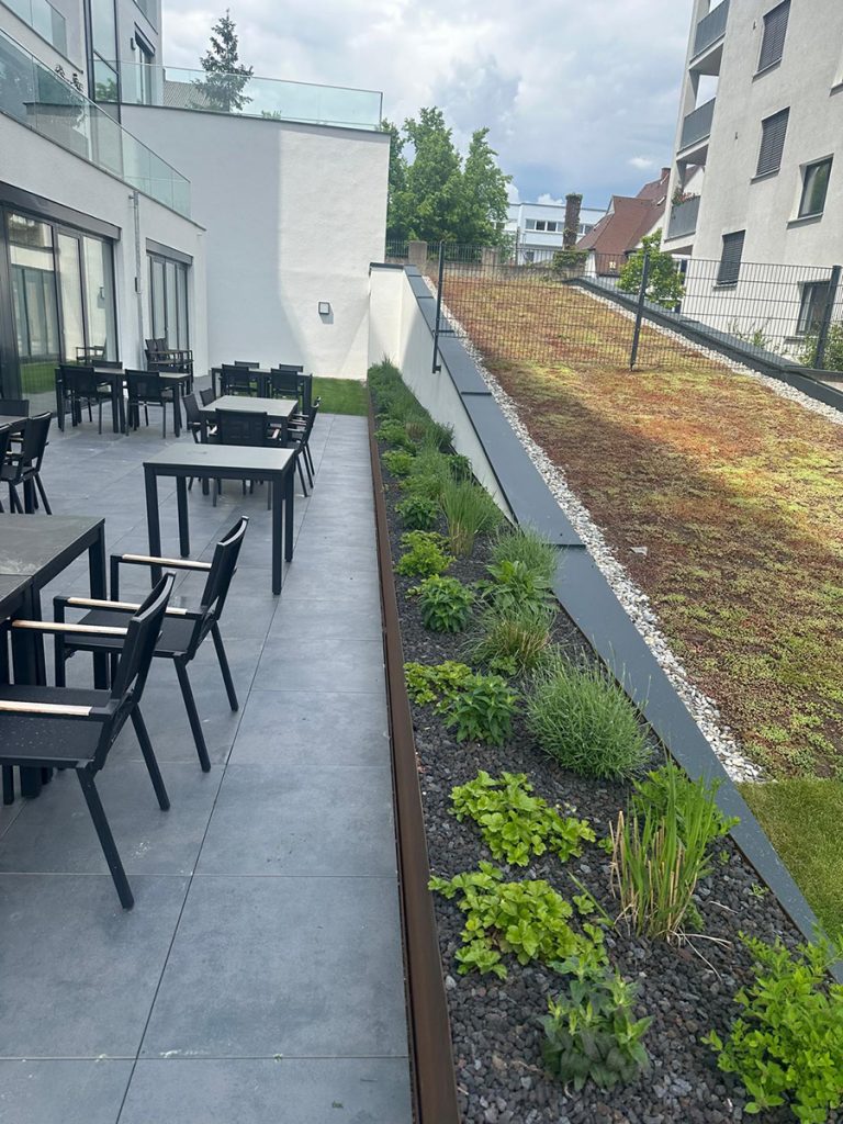 Gewerbliche Aussenanlage Pflege